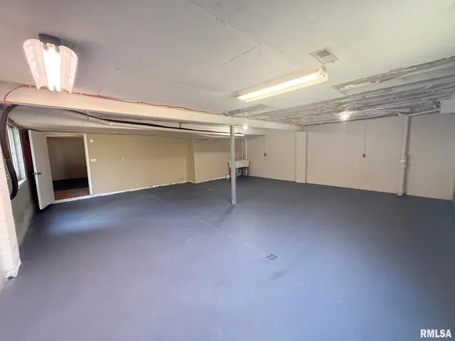 $2,099 | 6828 North Bobolink Road, Peoria, IL 61614