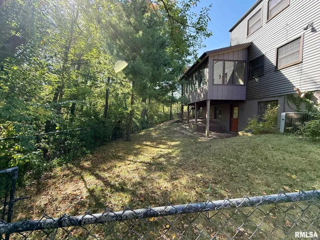 $2,099 | 6828 North Bobolink Road, Peoria, IL 61614