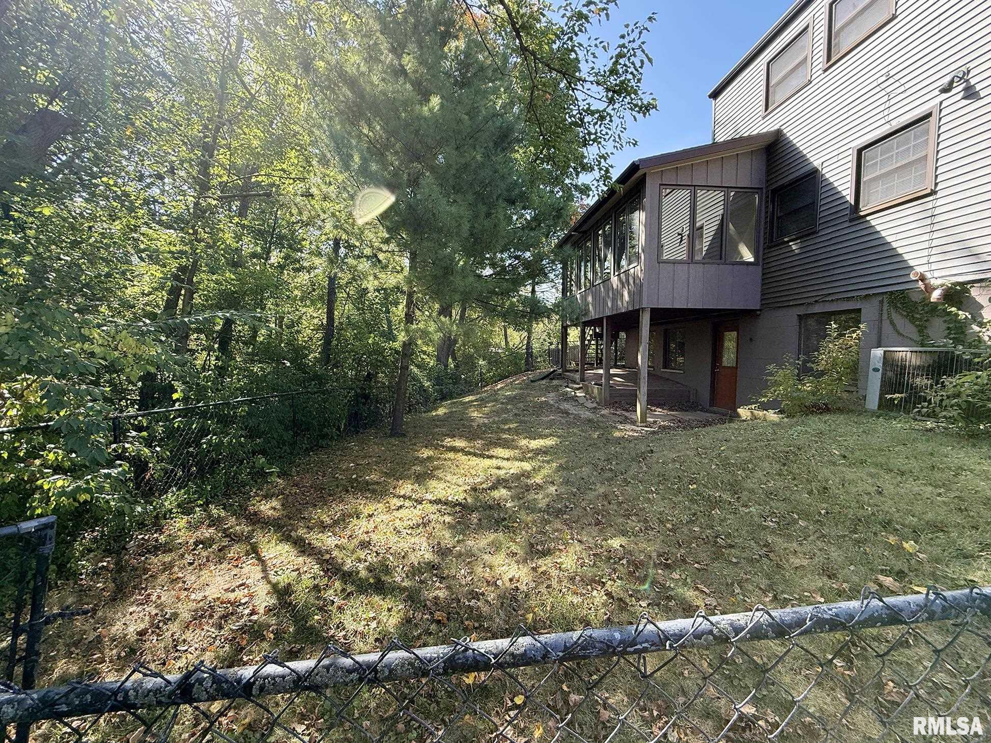 6828 North Bobolink Road Peoria, IL 61614 - Photo 3 of 31