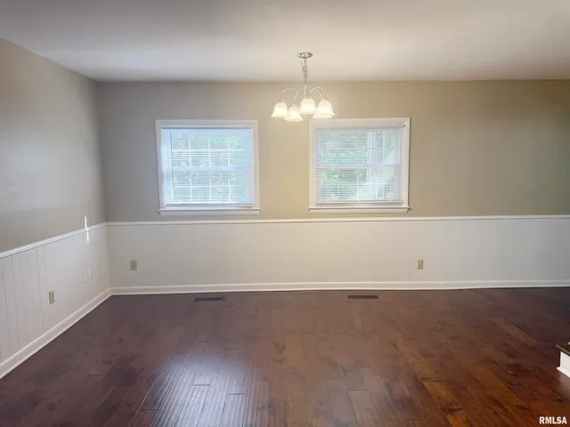 $2,099 | 6828 North Bobolink Road, Peoria, IL 61614