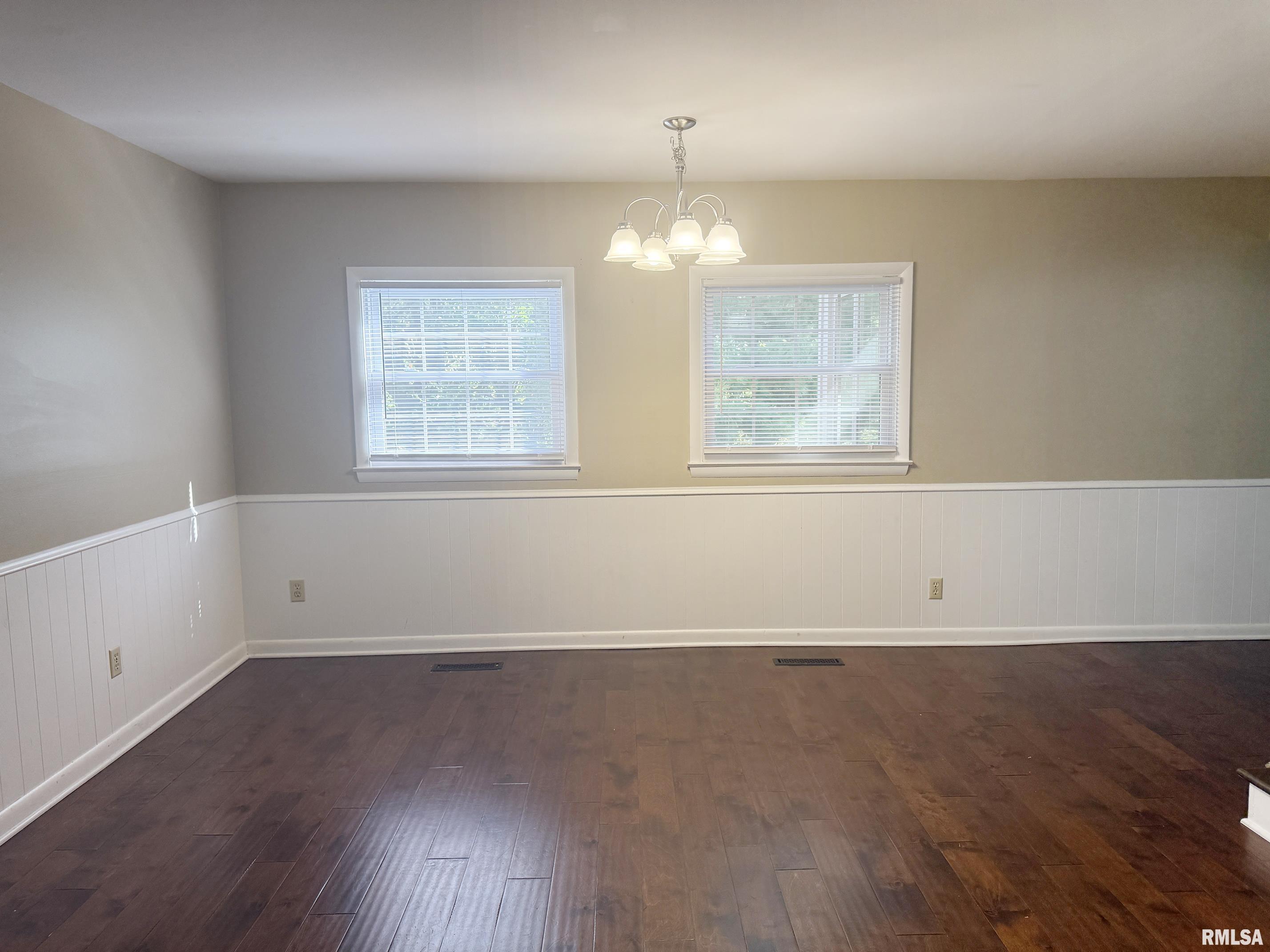 6828 North Bobolink Road Peoria, IL 61614 - Photo 6 of 31