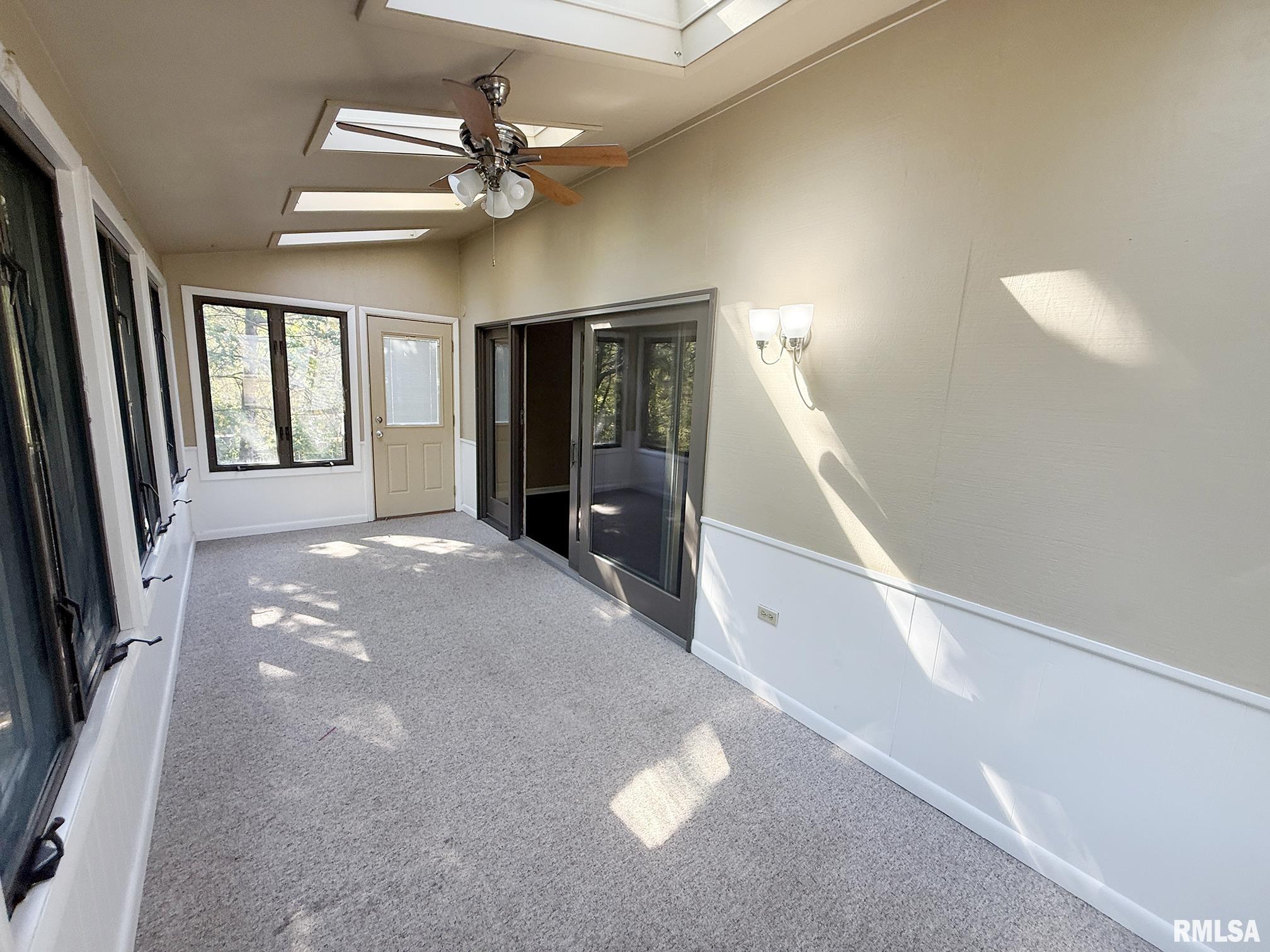 6828 North Bobolink Road Peoria, IL 61614 - Photo 9 of 31