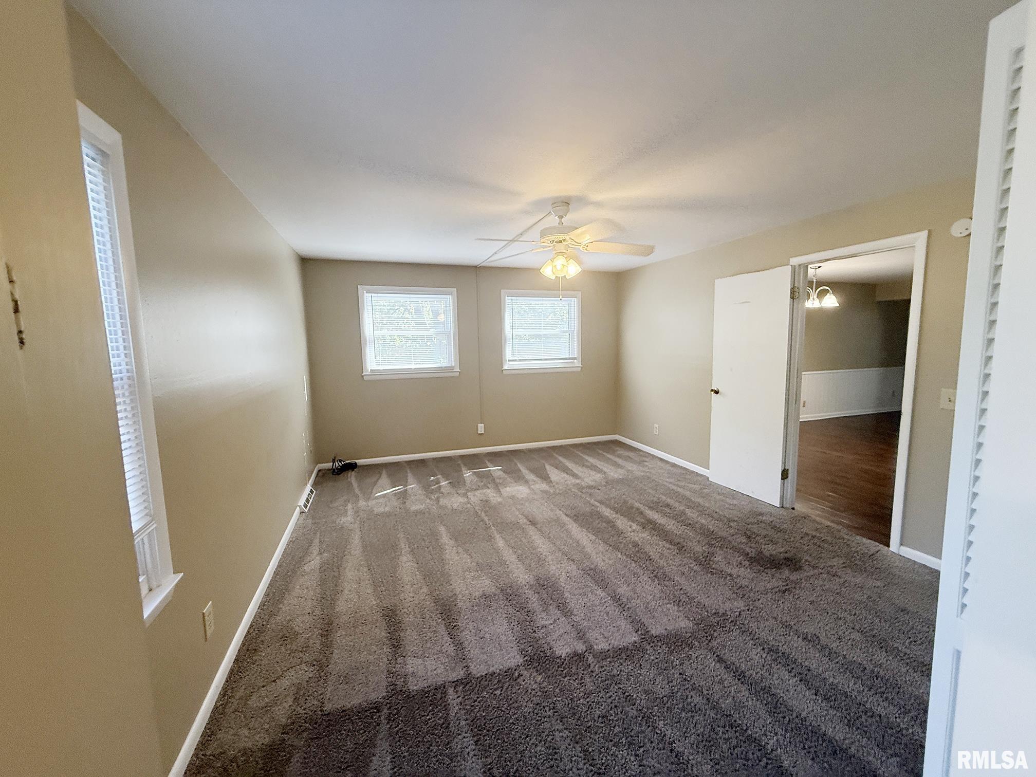 6828 North Bobolink Road Peoria, IL 61614 - Photo 10 of 31