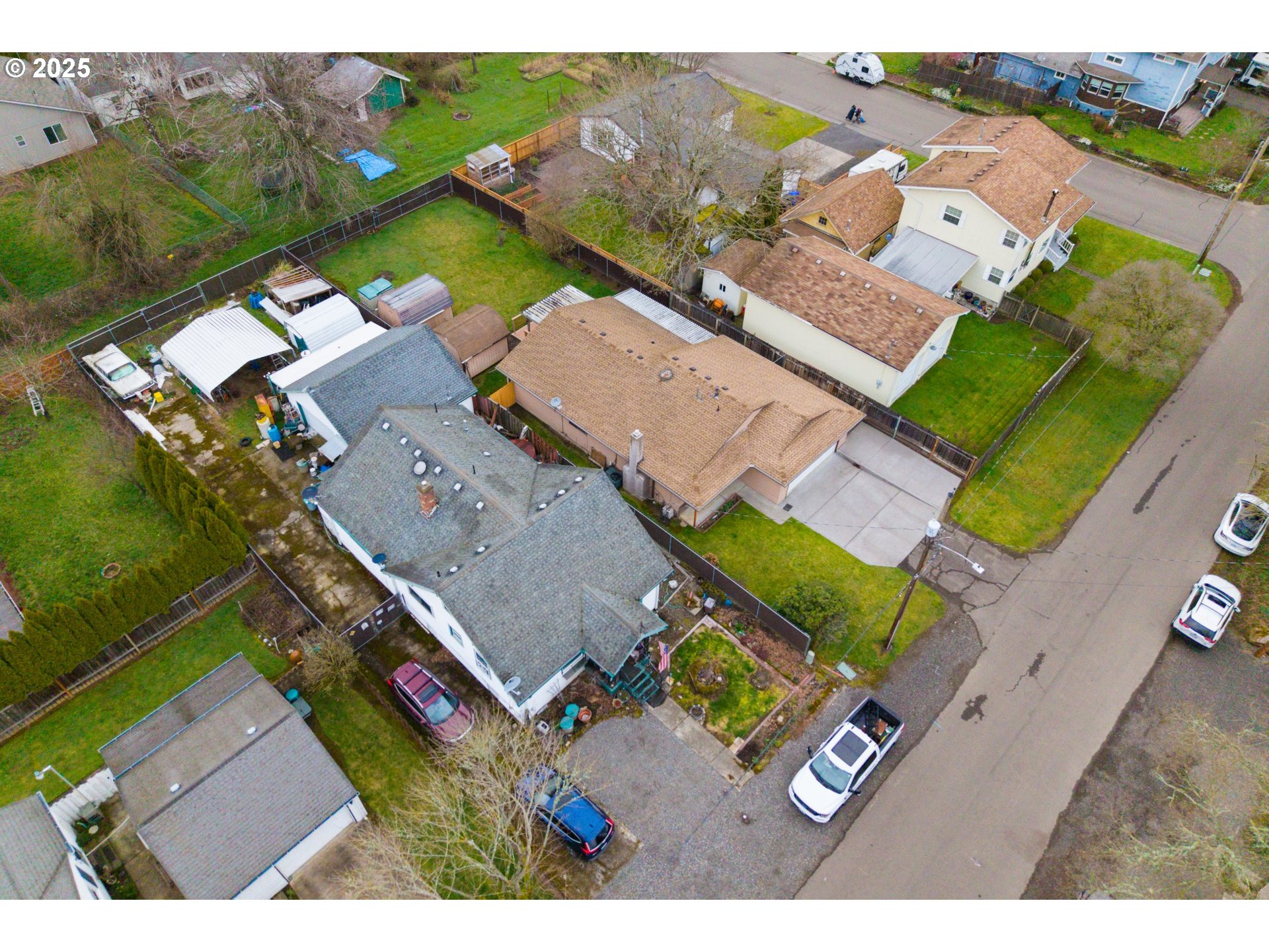 615 Cedar Street Fairview, OR 97024 - Photo 27 of 33 an aerial view of a house with a garden