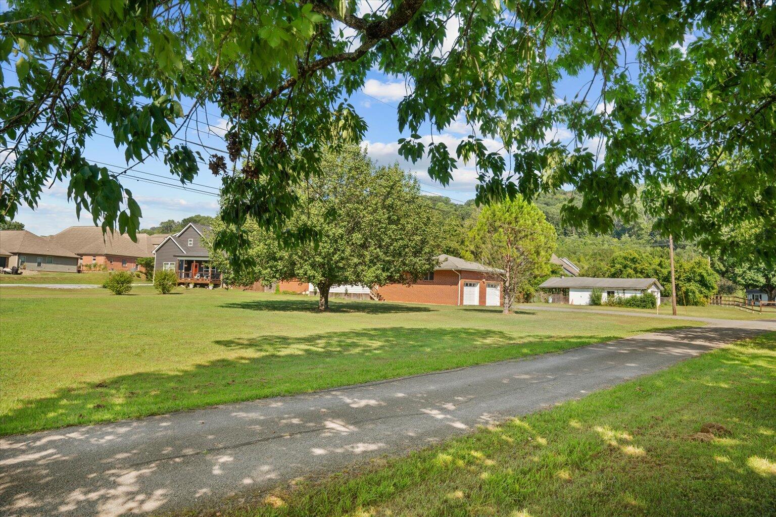 5504 Cassandra Smith Road Hixson, TN 37343 - Photo 4 of 43 4