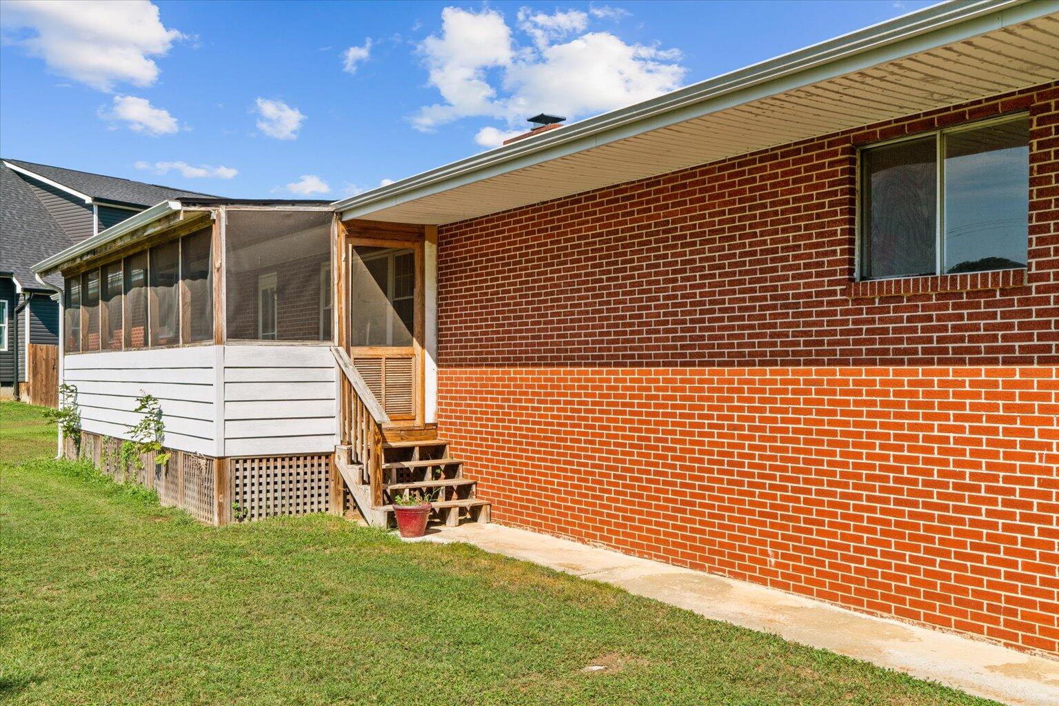 5504 Cassandra Smith Road Hixson, TN 37343 - Photo 7 of 43 7