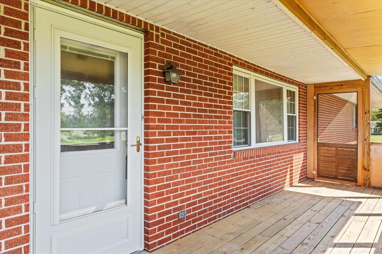5504 Cassandra Smith Road Hixson, TN 37343 - Photo 9 of 43 9