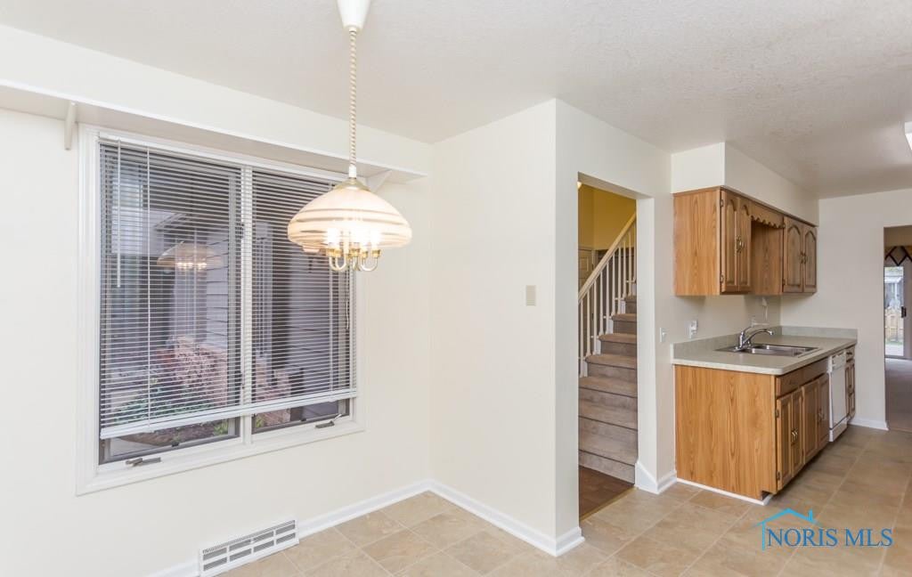 3118 Evergreen Road Toledo, OH 43606 - Photo 8 of 25 Gallery Image 8