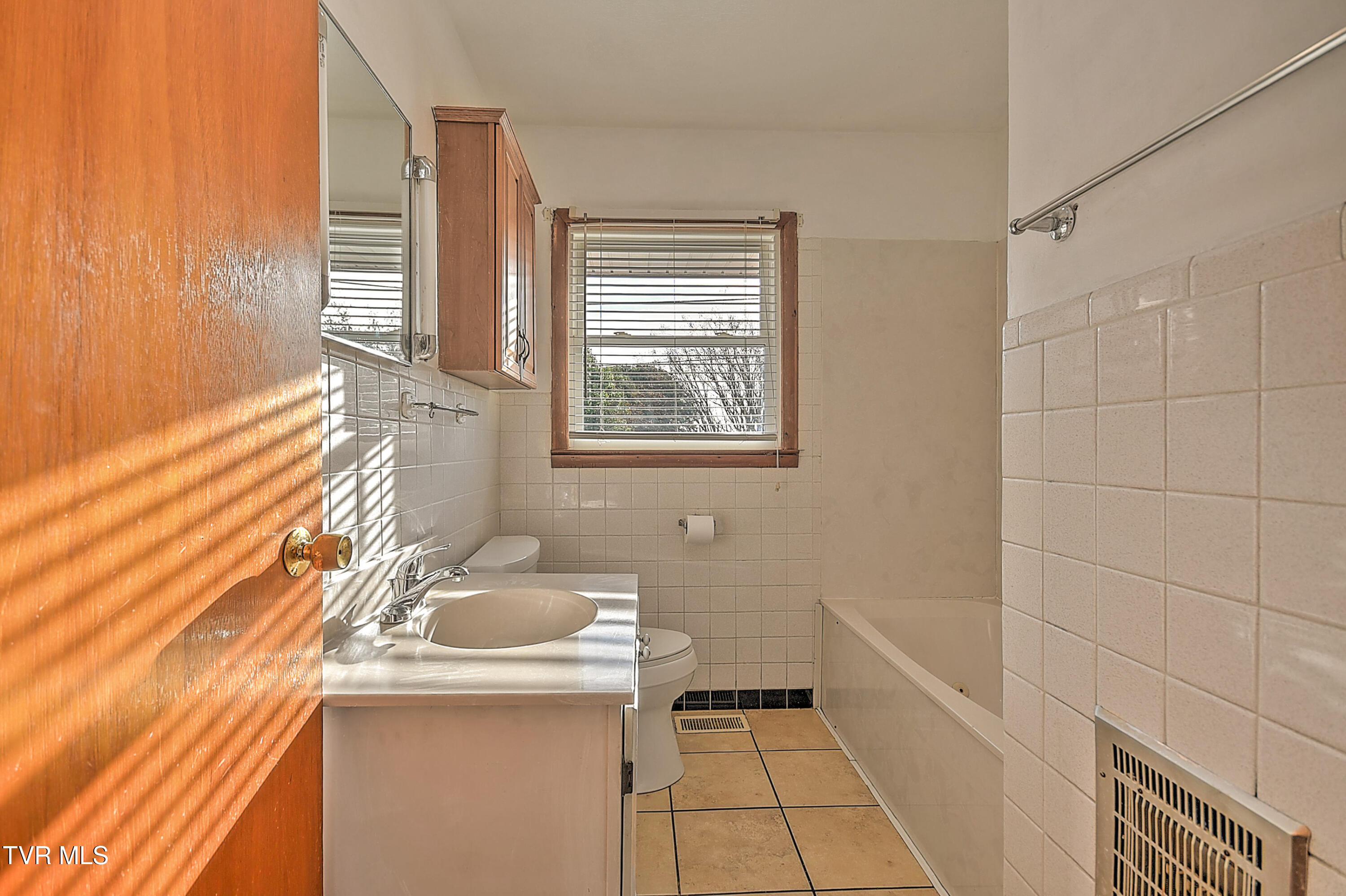 133 Fairfax Road Kingsport, TN 37660 - Photo 21 of 41 133 Fairfax JT-22