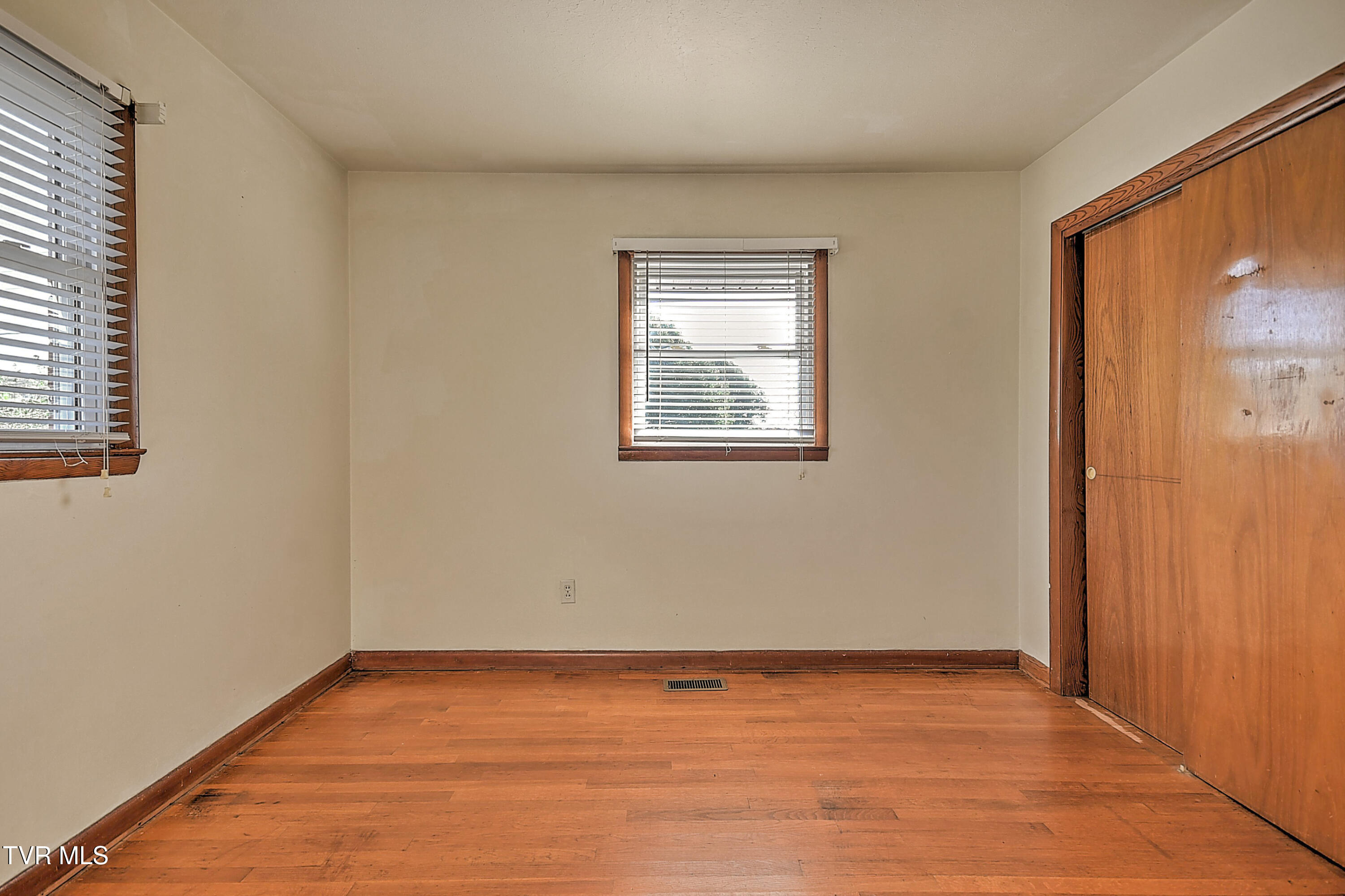 133 Fairfax Road Kingsport, TN 37660 - Photo 23 of 41 133 Fairfax JT-24