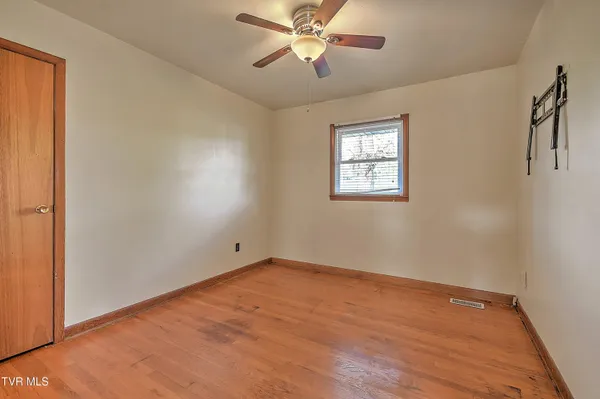 $215,000 | 133 Fairfax Road, Kingsport, TN 37660