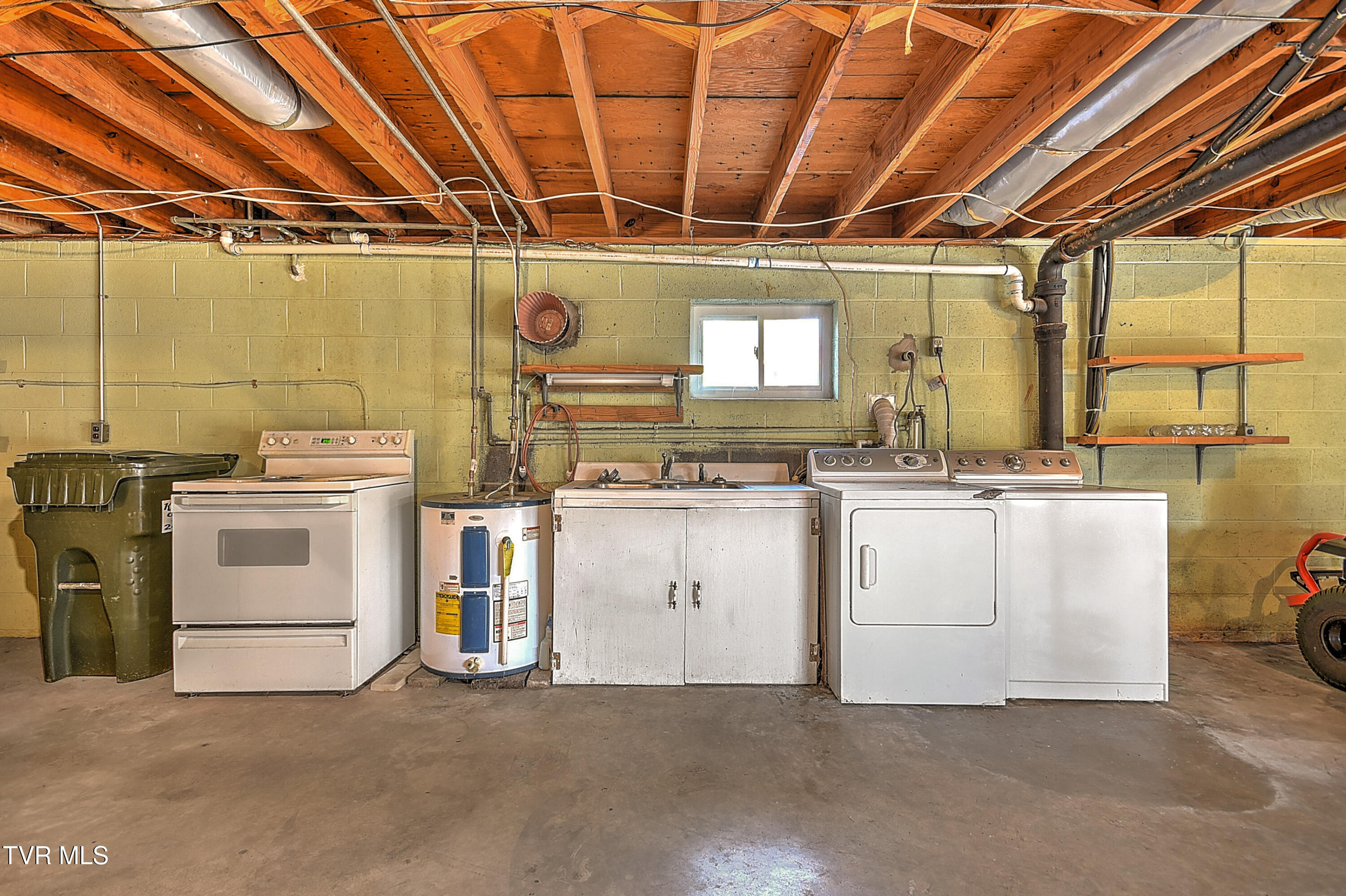 133 Fairfax Road Kingsport, TN 37660 - Photo 29 of 41 133 Fairfax JT-30