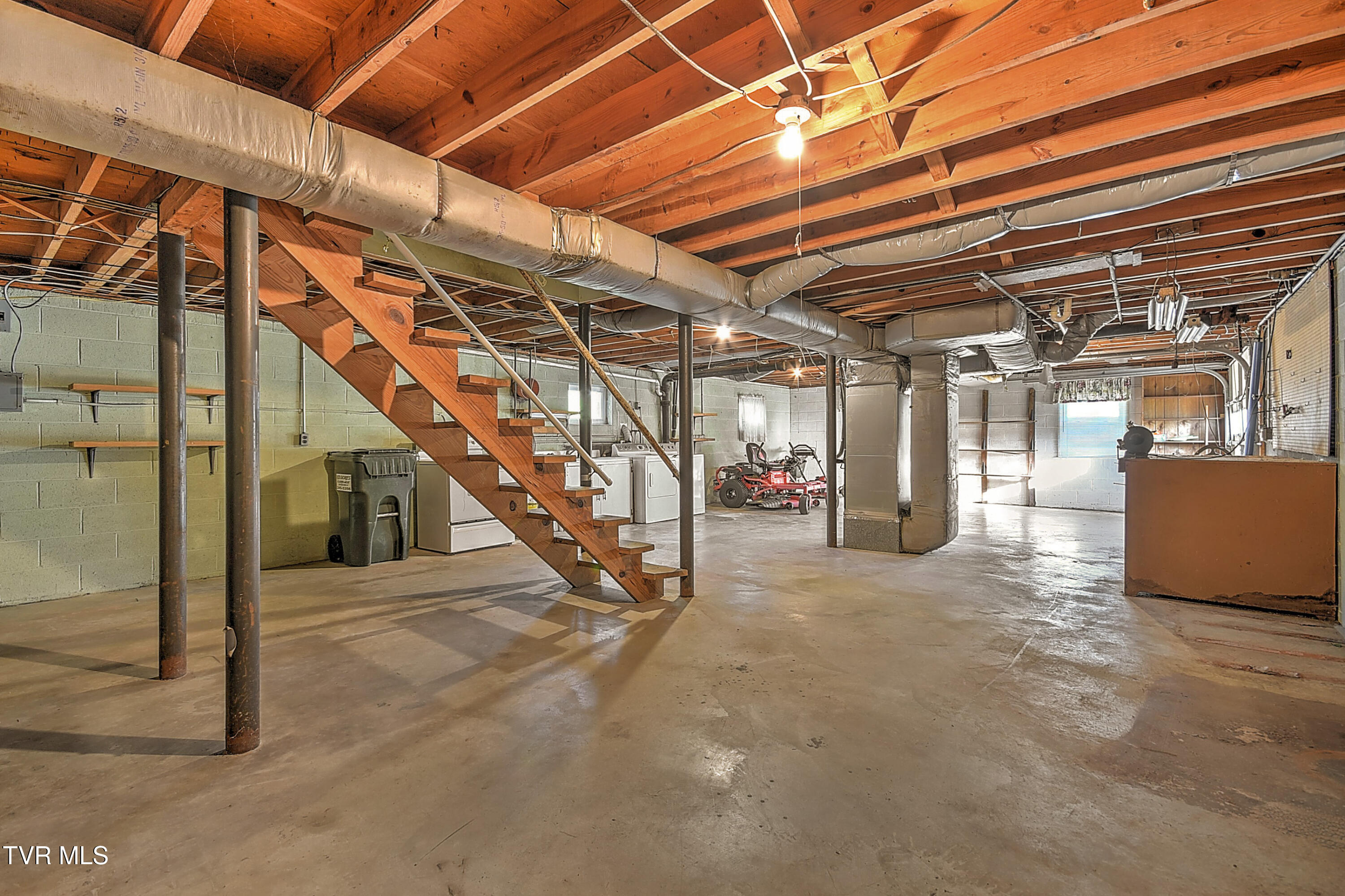 133 Fairfax Road Kingsport, TN 37660 - Photo 31 of 41 133 Fairfax JT-32