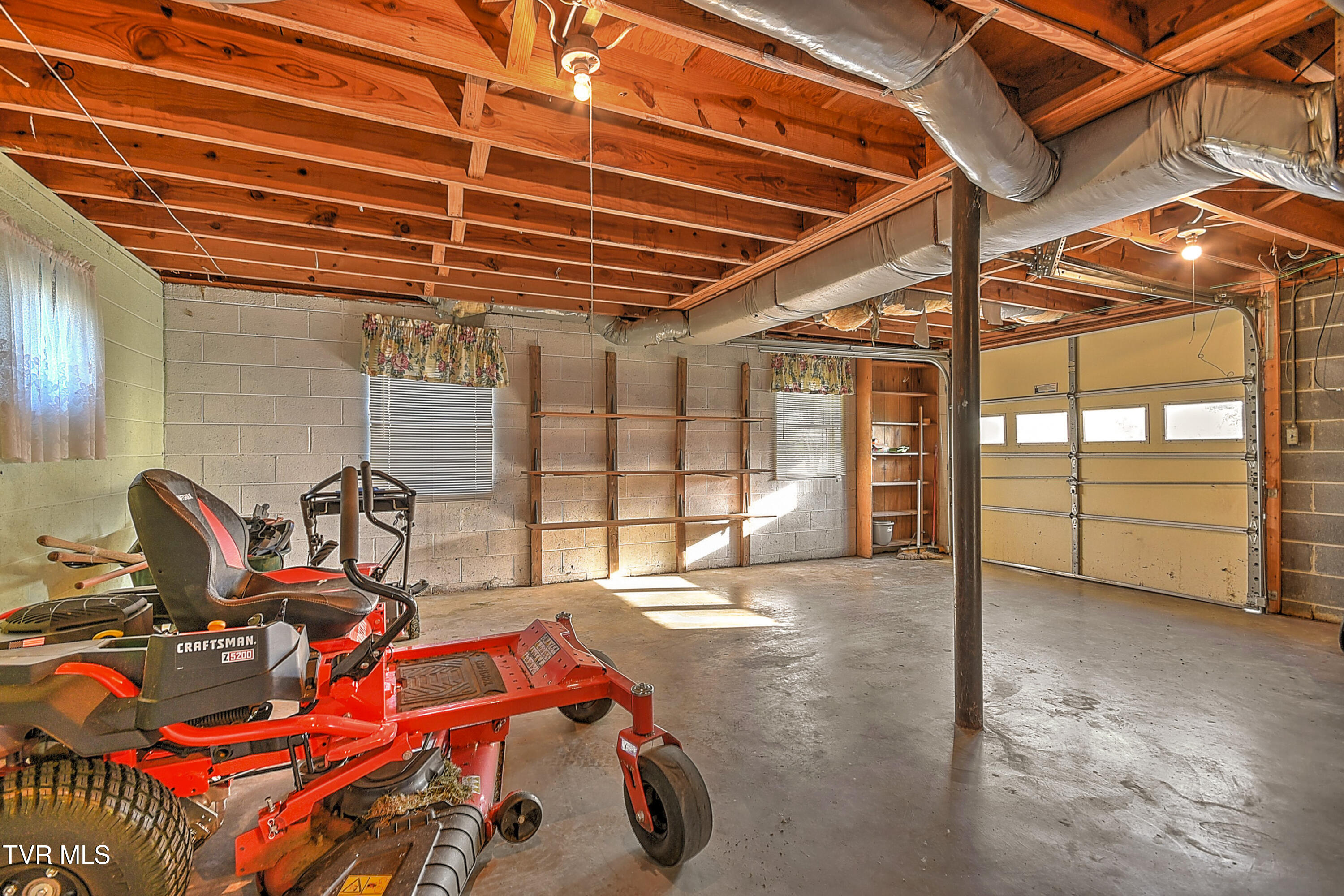 133 Fairfax Road Kingsport, TN 37660 - Photo 32 of 41 133 Fairfax JT-33