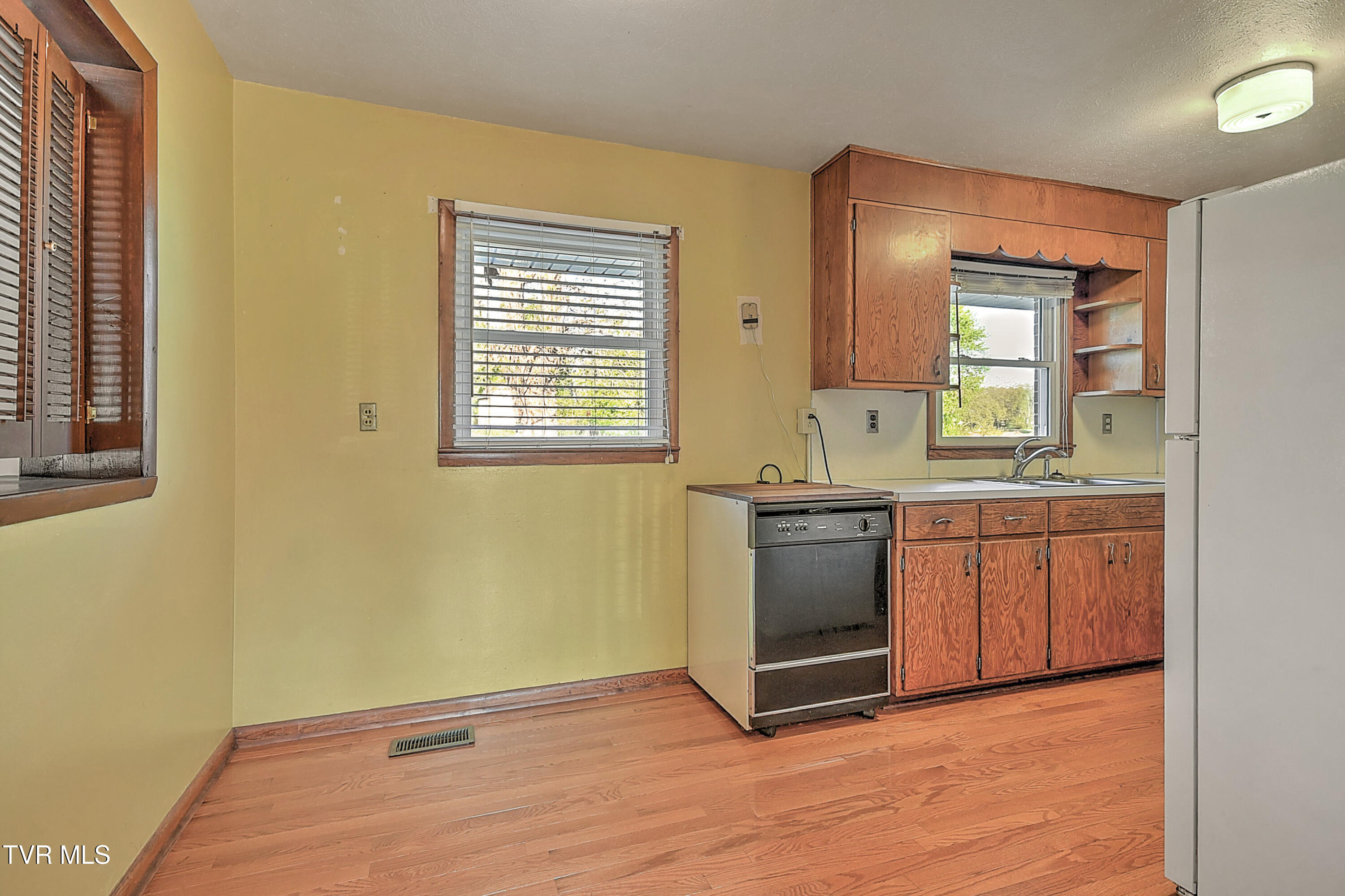 133 Fairfax Road Kingsport, TN 37660 - Photo 9 of 41 133 Fairfax JT-10