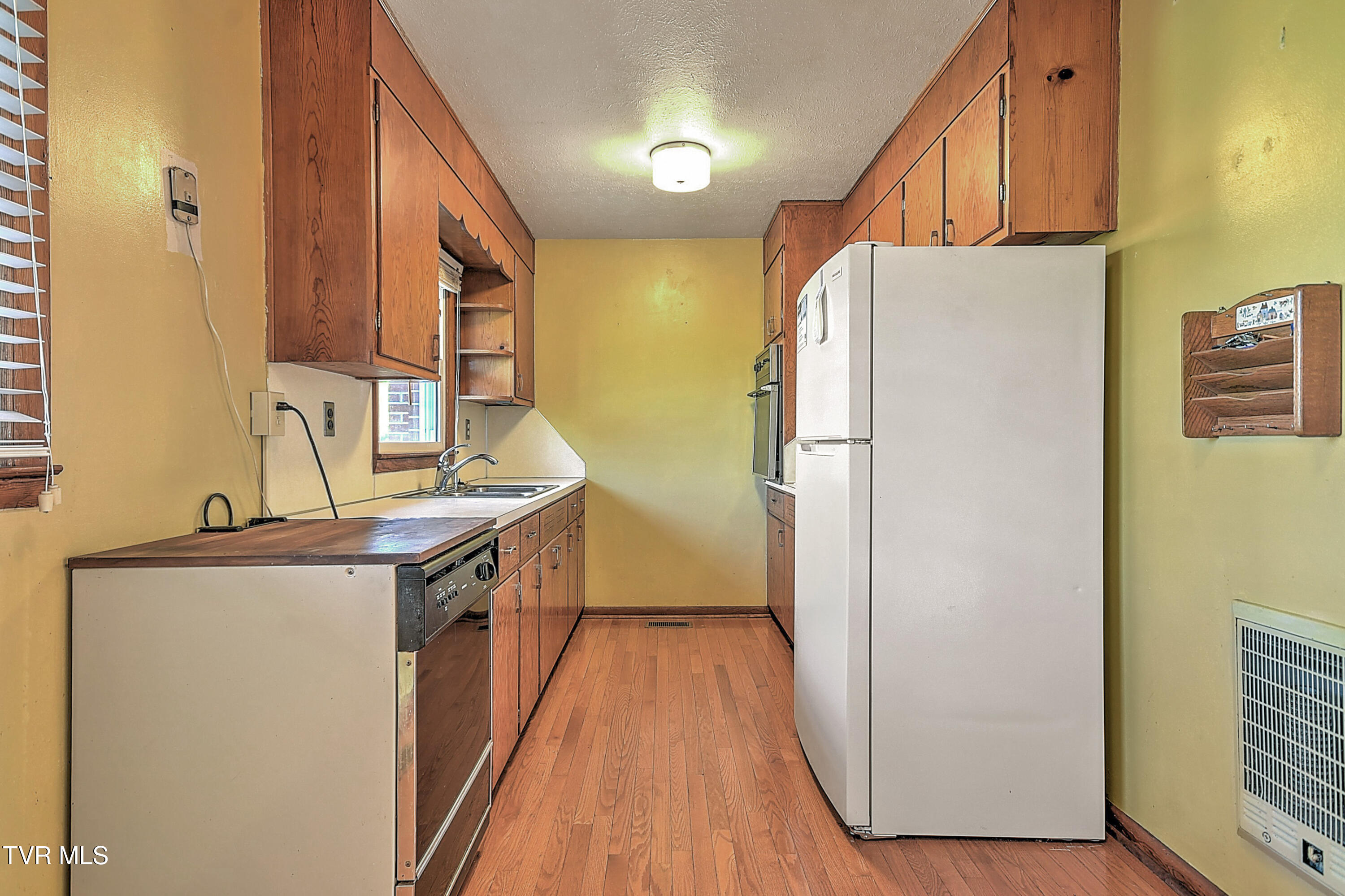 133 Fairfax Road Kingsport, TN 37660 - Photo 10 of 41 133 Fairfax JT-11