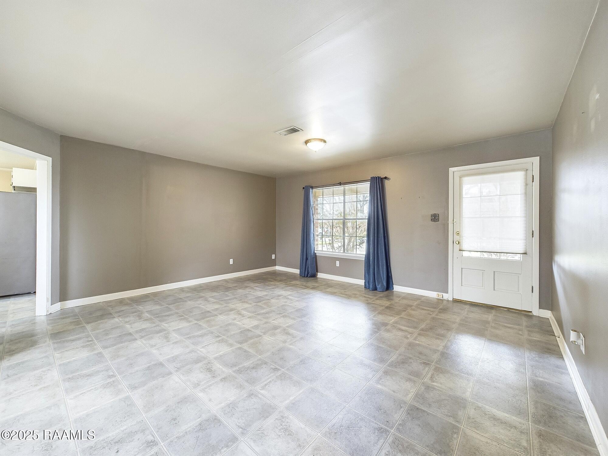 107 Brigante Place Lafayette, LA 70508 - Photo 3 of 25 CAM04252G0-PR0058-STILL005