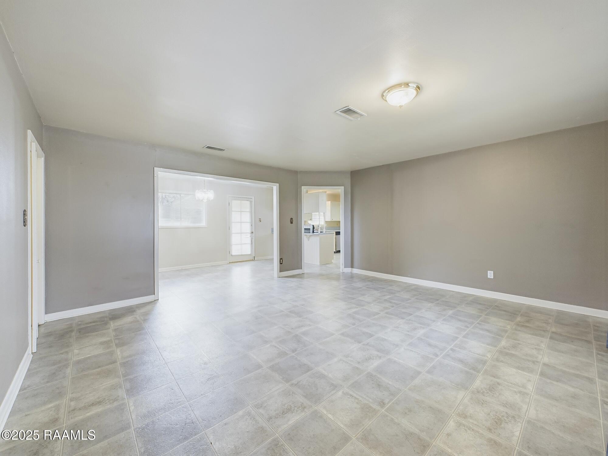 107 Brigante Place Lafayette, LA 70508 - Photo 4 of 25 CAM04252G0-PR0058-STILL006