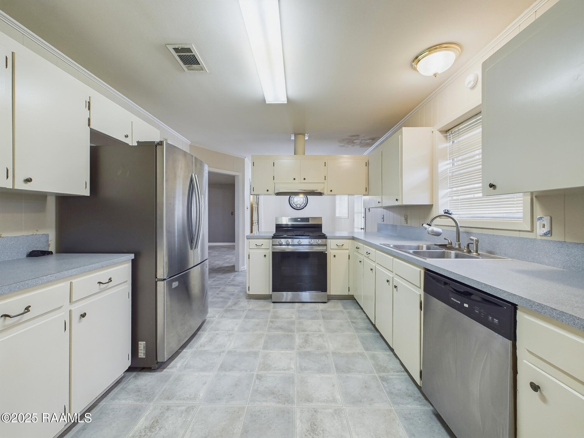 107 Brigante Place Lafayette, LA 70508 - Photo 6 of 25 CAM04252G0-PR0058-STILL024