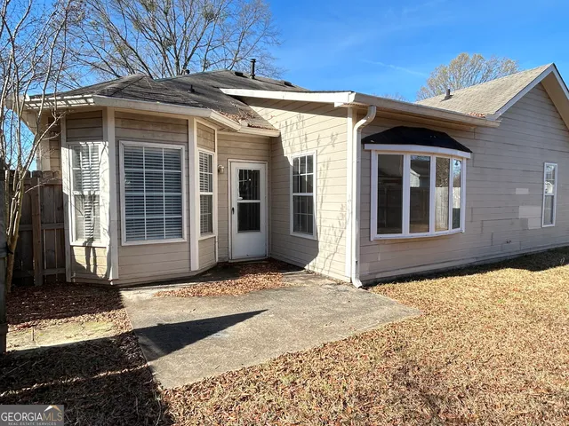 a view of entrance front of the house