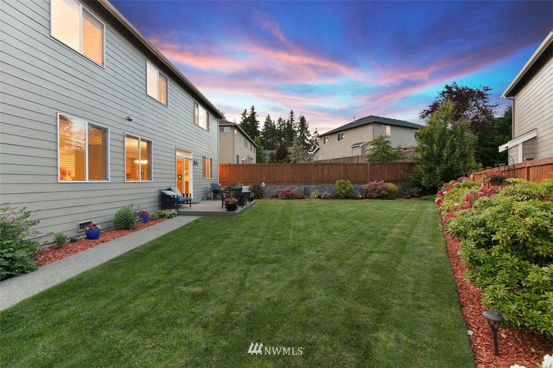21703 31st Drive Southeast Bothell, WA 98021 - Photo 28 of 34 a front view of house with yard
