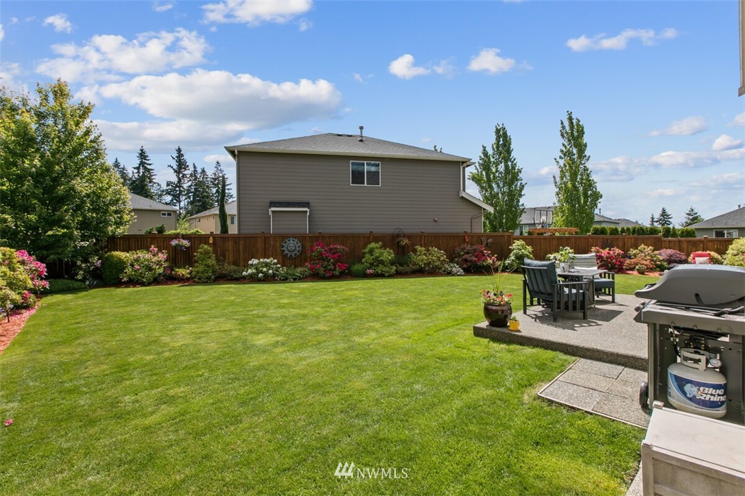 21703 31st Drive Southeast Bothell, WA 98021 - Photo 34 of 34 a view of a backyard with sitting area