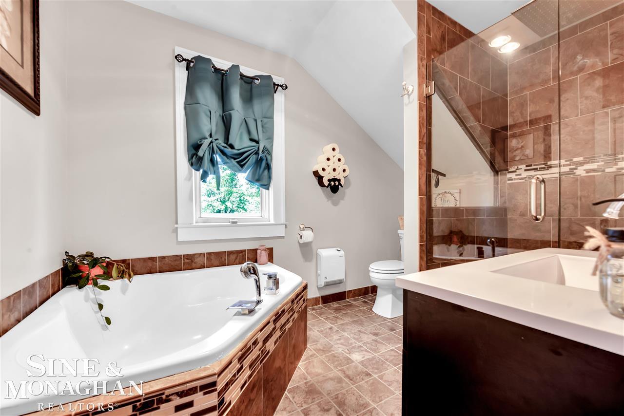 1164 Wayburn Street Grosse Pointe Park, MI 48230 - Photo 15 of 33