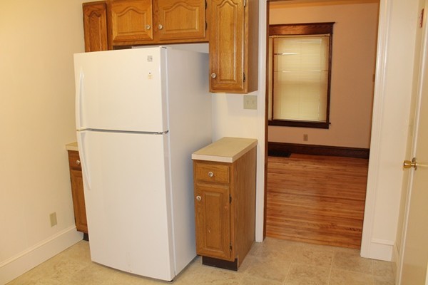 122 Hastings Street Springfield, MA 01104 - Photo 8 of 9