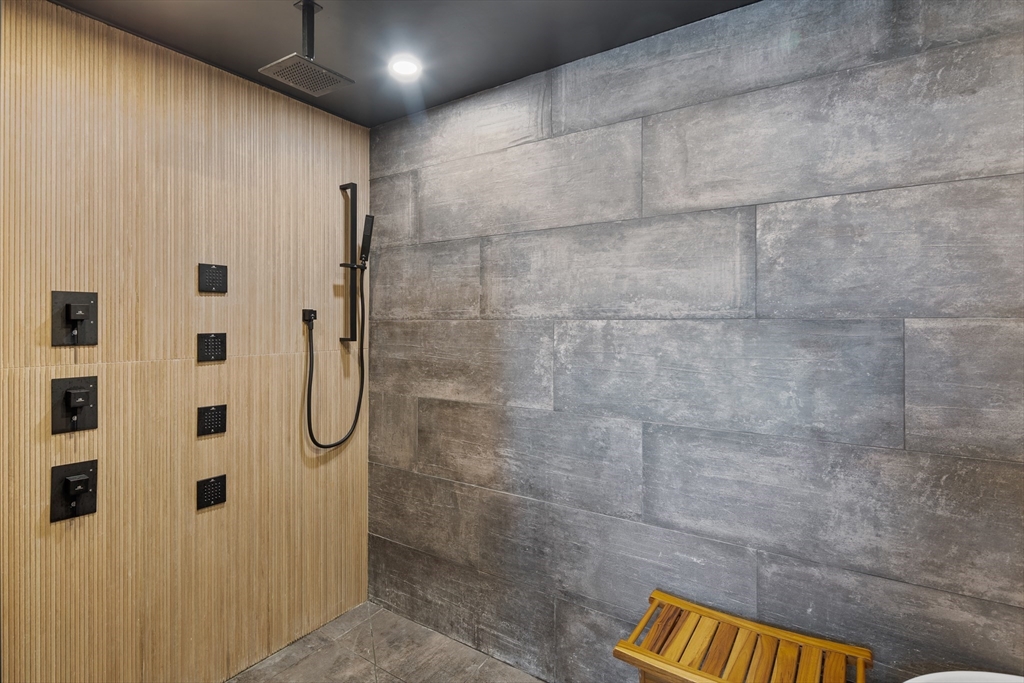 437 D Street, Unit 3D Boston, MA 02210 - Photo 6 of 8