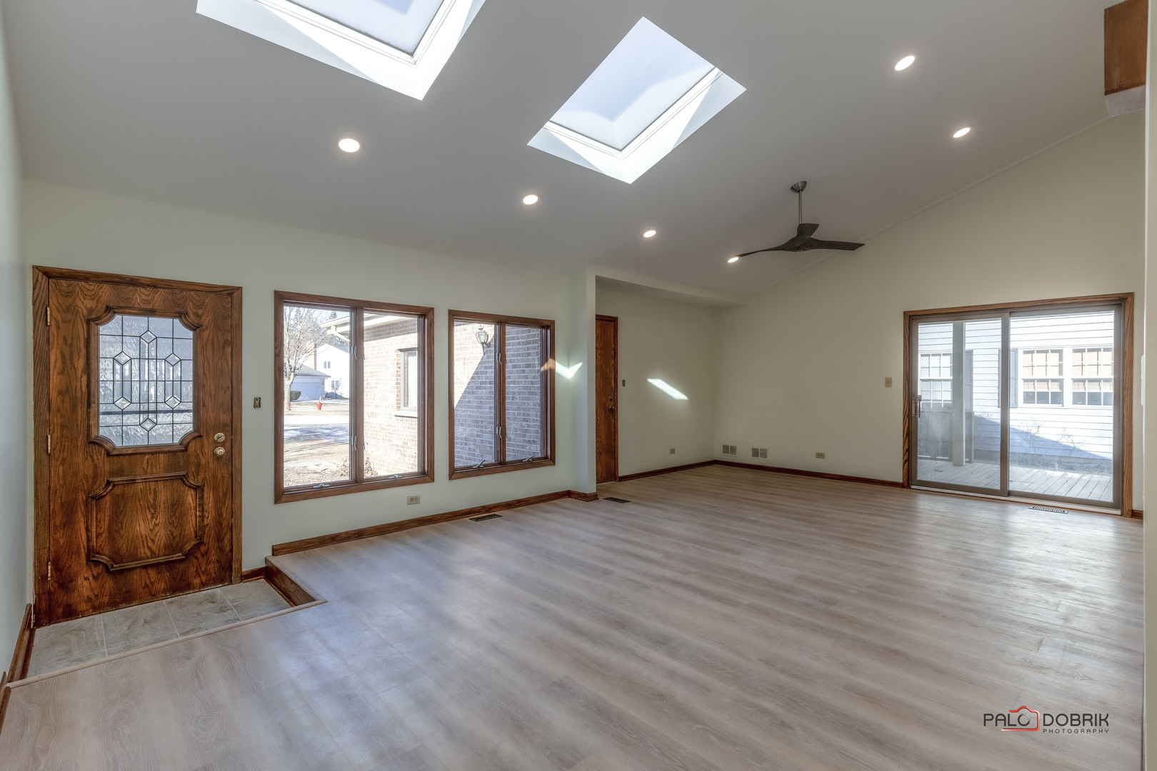 2450 Chas Drive Rolling Meadows, IL 60008 - Photo 3 of 34