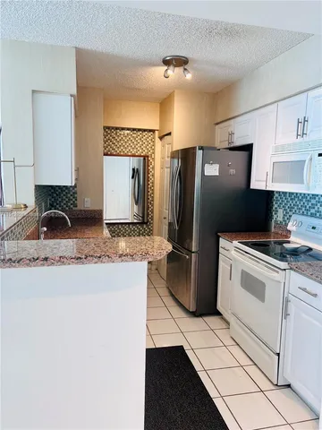 $3,200 | 1155 Brickell Bay Drive, Unit 3405, Miami, FL 33131
