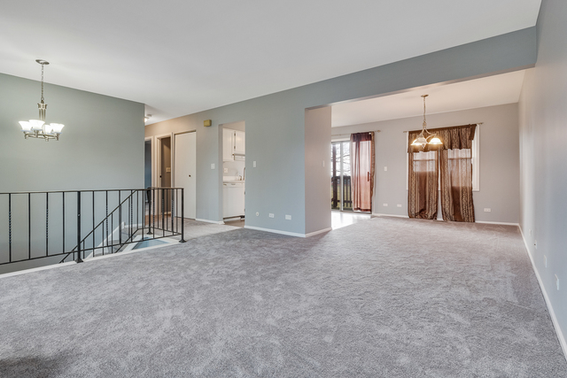 1675 Cumberland Road Aurora, IL 60504 - Photo 5 of 27