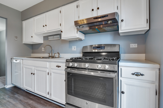1675 Cumberland Road Aurora, IL 60504 - Photo 8 of 27