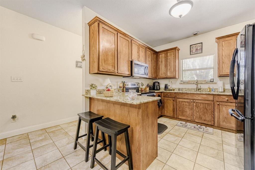6525 Greenway Road Fort Worth, TX 76116 - Photo 19 of 29 6527 Greenway Road Kitchen