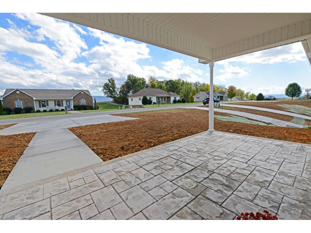 245 Whispering Ridges Road Greeneville, TN 37743 - Photo 4 of 19 Photo 4