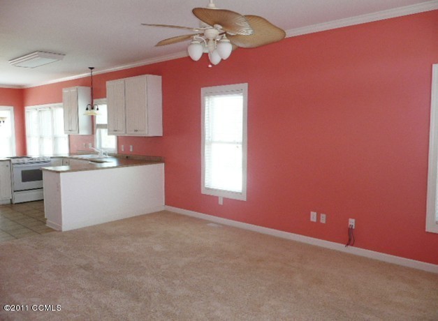 1100 B East Fort Macon Road Atlantic Beach, NC 28512 - Photo 2 of 9 Living Room