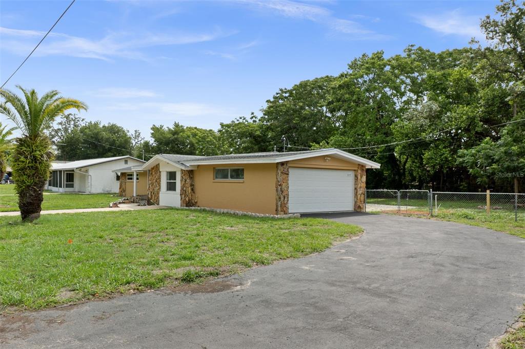 4104 Arrowhead Avenue Spring Hill, FL 34606 - Photo 4 of 36