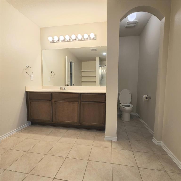 924 Amber Street Princeton, TX 75407 - Photo 12 of 19 Master Bathroom