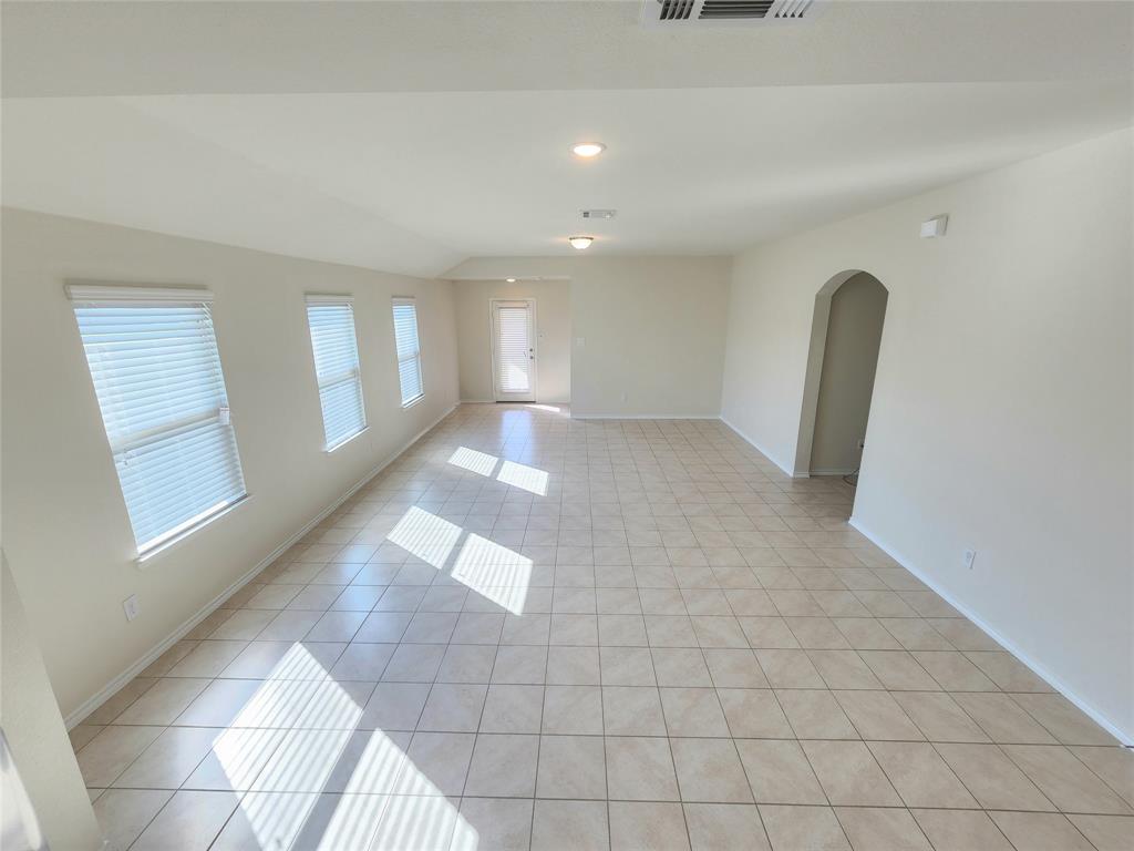 924 Amber Street Princeton, TX 75407 - Photo 6 of 19 Dining