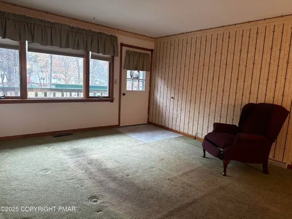 $250,000 | 545 Manzanedo Lake, East Stroudsburg, PA 18302