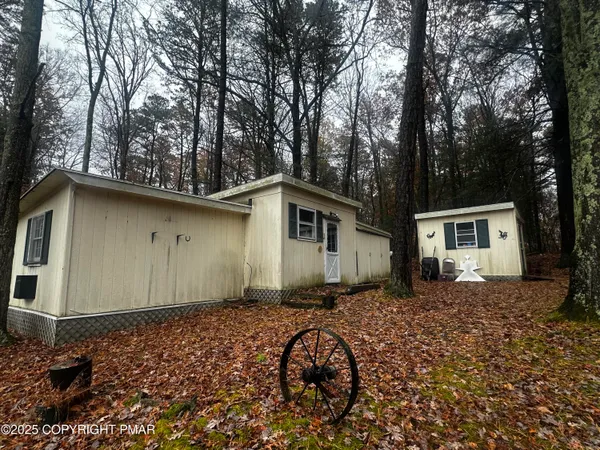 $250,000 | 545 Manzanedo Lake, East Stroudsburg, PA 18302