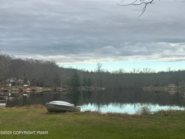 $250,000 | 545 Manzanedo Lake, East Stroudsburg, PA 18302