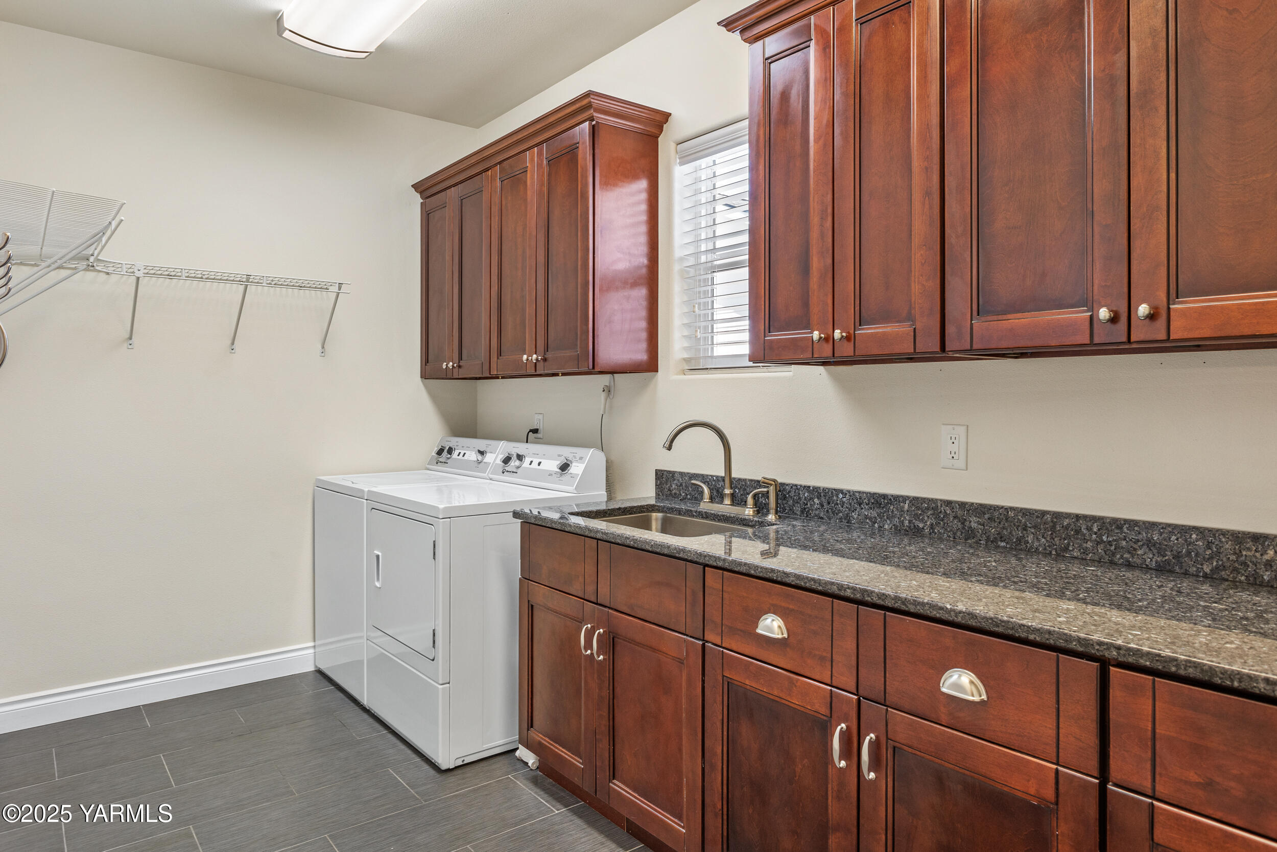 11906 Zier Road Yakima, WA 98908 - Photo 13 of 67 Laundry