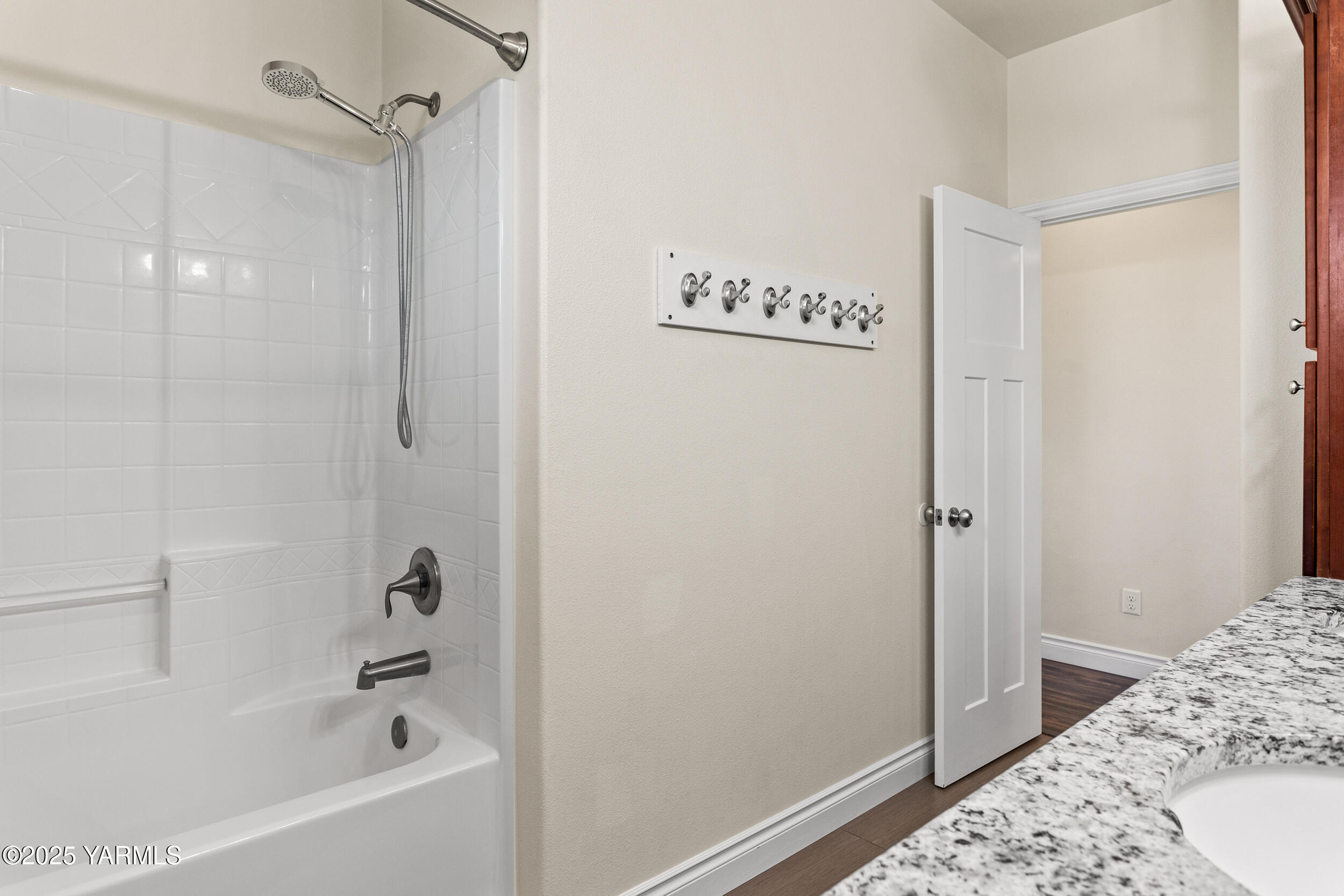 11906 Zier Road Yakima, WA 98908 - Photo 16 of 67 Downstairs Bathroom