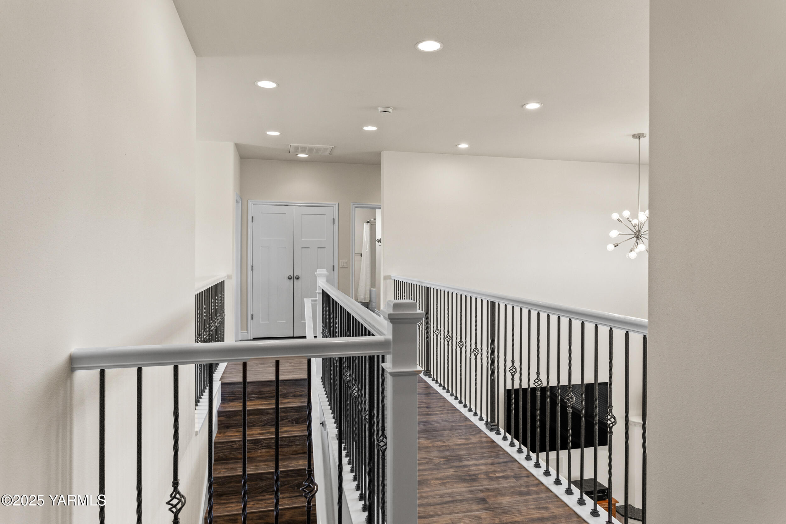 11906 Zier Road Yakima, WA 98908 - Photo 18 of 67 Stairway