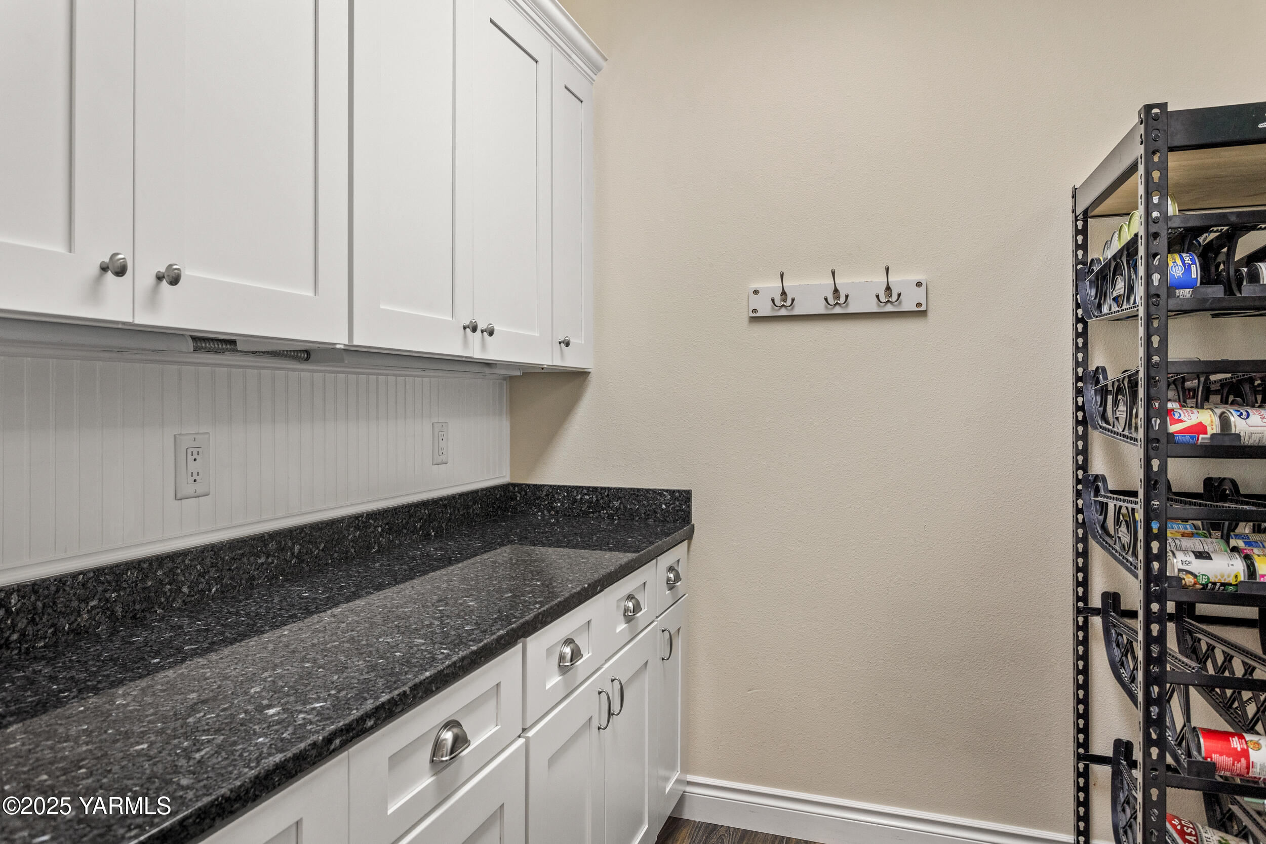11906 Zier Road Yakima, WA 98908 - Photo 29 of 67 Pantry
