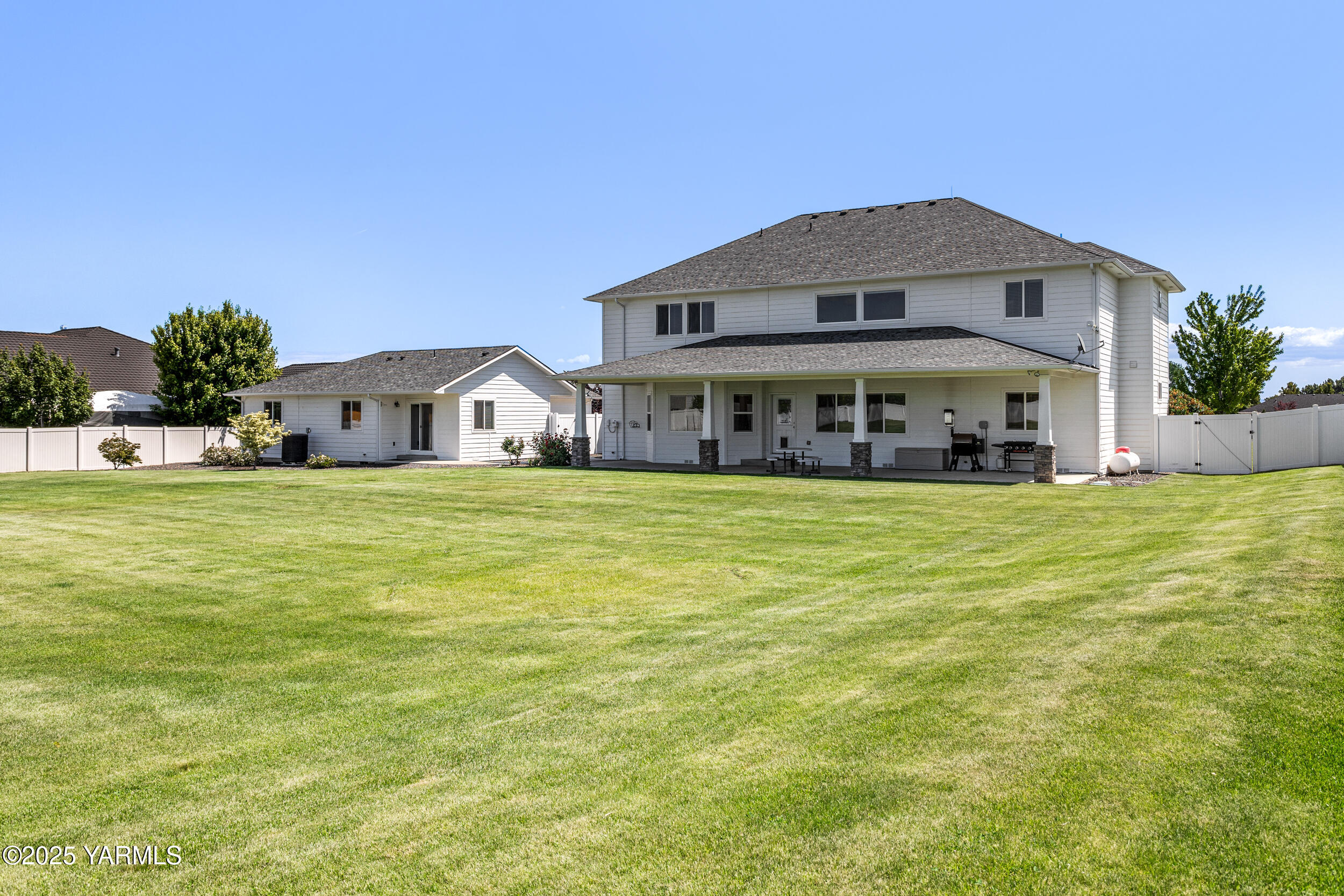 11906 Zier Road Yakima, WA 98908 - Photo 6 of 67 Backyard