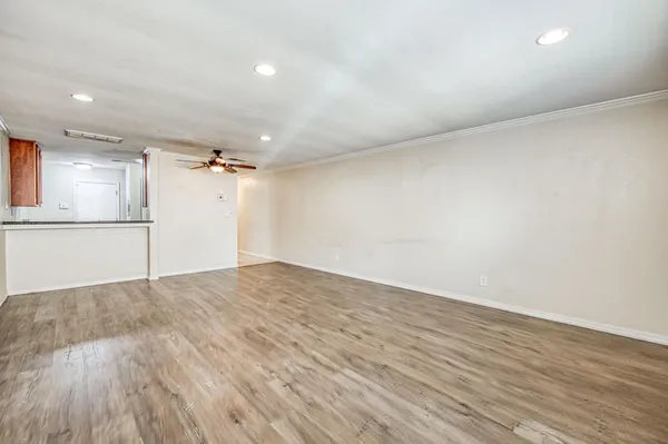$220,000 | 7178 North Fruit Avenue, Unit 129, Fresno, CA 93711