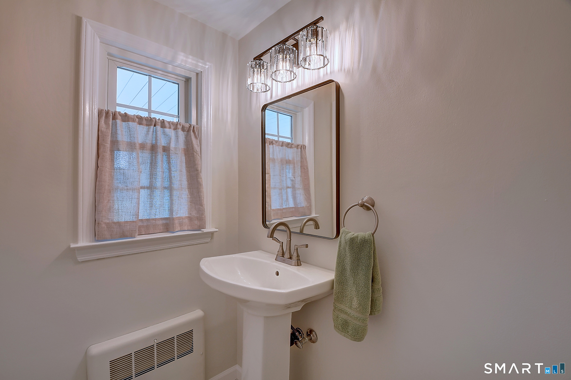 492 Maple Street Wethersfield, CT 06109 - Photo 11 of 32