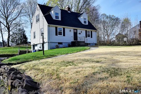 $379,900 | 492 Maple Street, Wethersfield, CT 06109